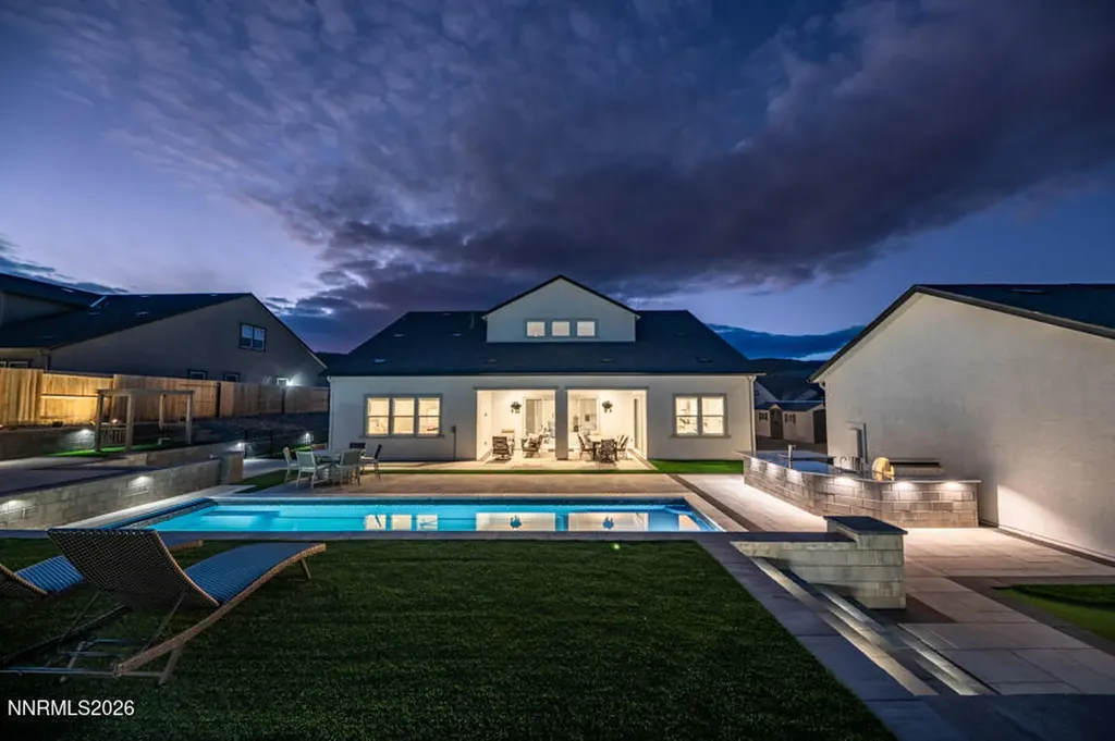 2958 Murrelet Sparks NV 89441