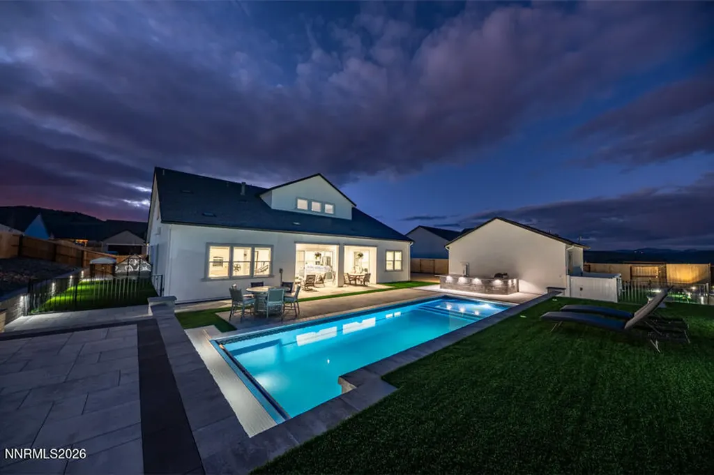 2958 Murrelet Sparks NV 89441