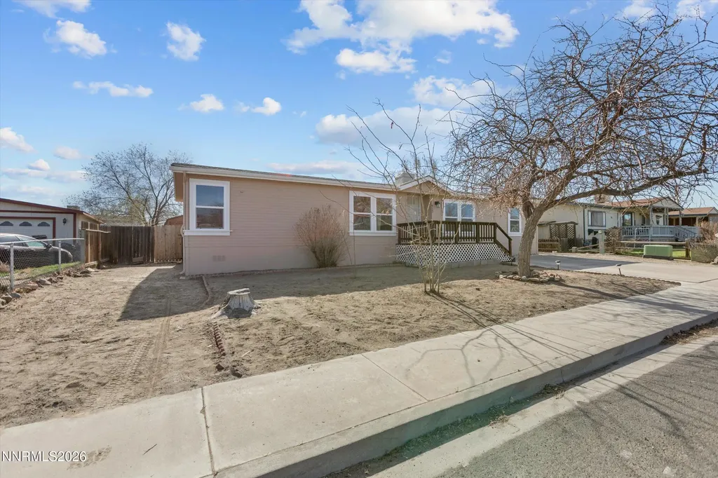 917 Opal Fernley NV 89408