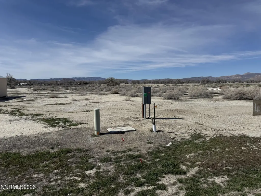 43 Cliff Banks Lovelock NV 89419