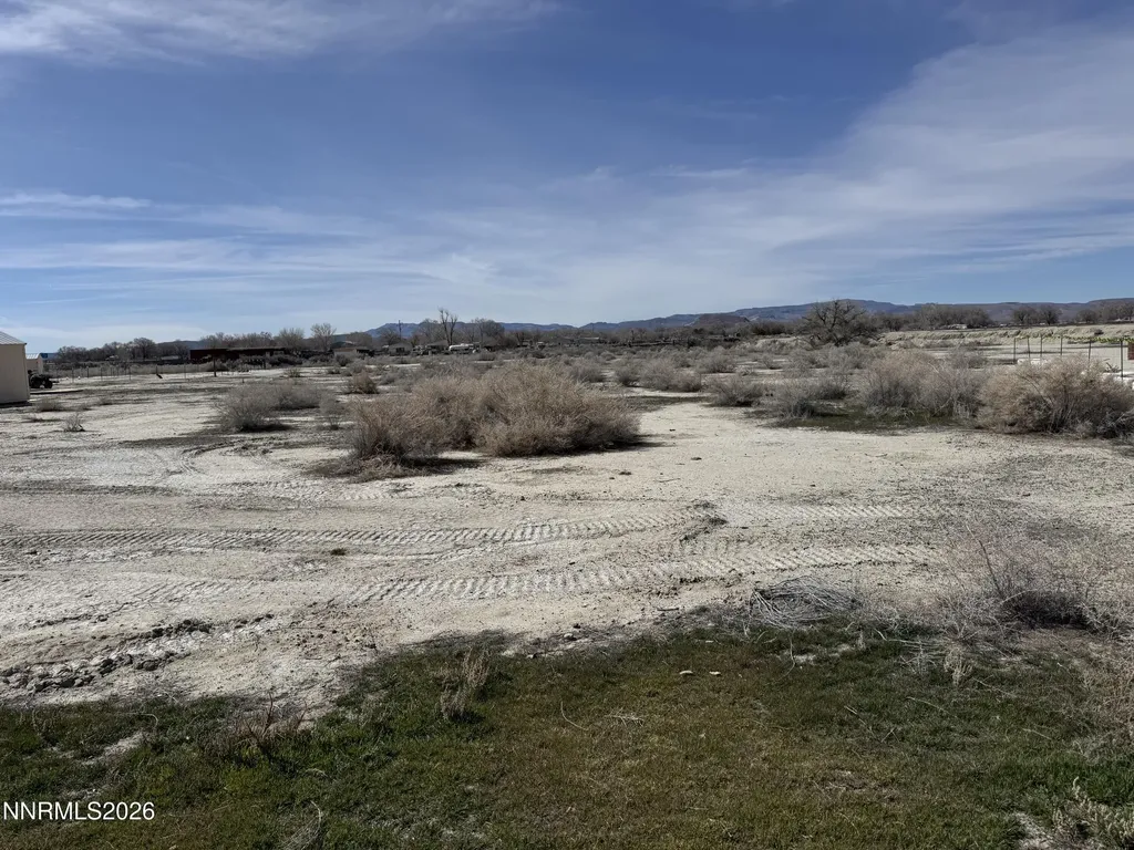 43 Cliff Banks Lovelock NV 89419