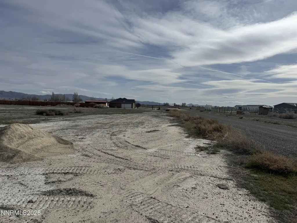 48 River Banks Lovelock NV 89419