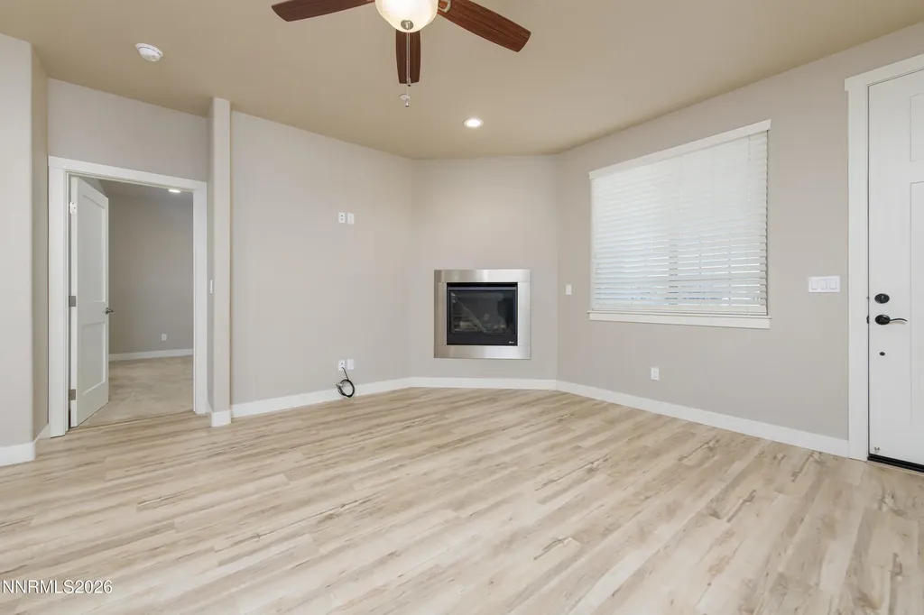 1142 Montevideo Minden NV 89423