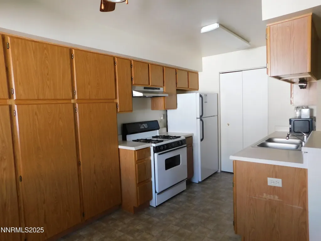 240 Serpa Fallon NV 89406