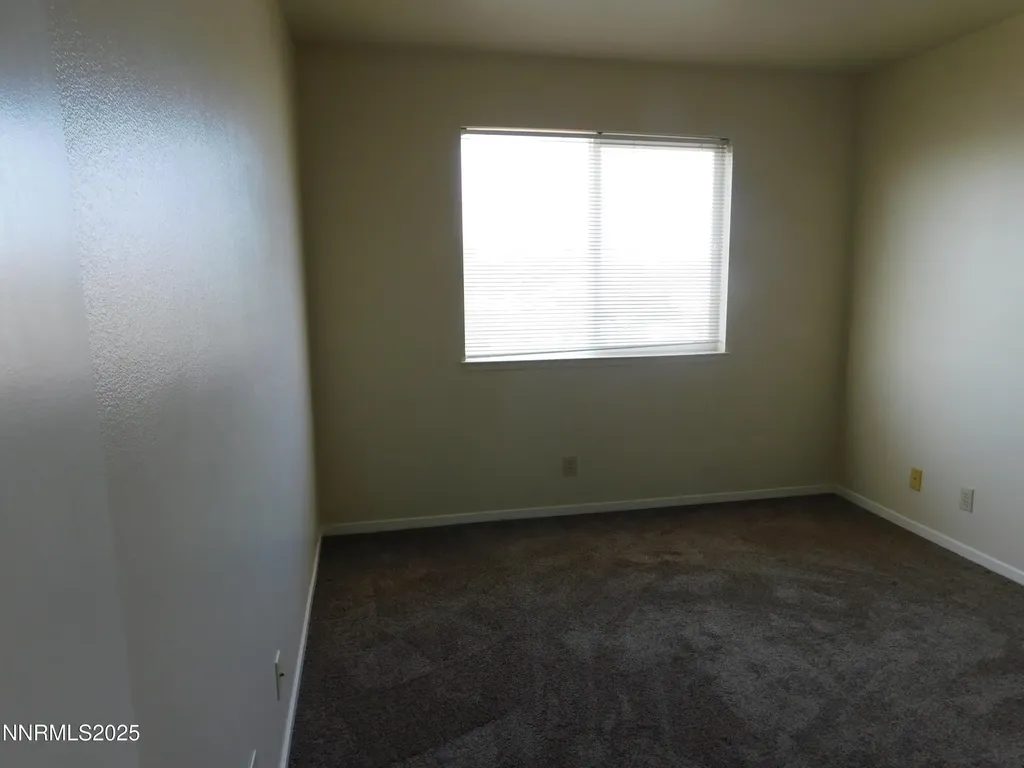 240 Serpa Fallon NV 89406