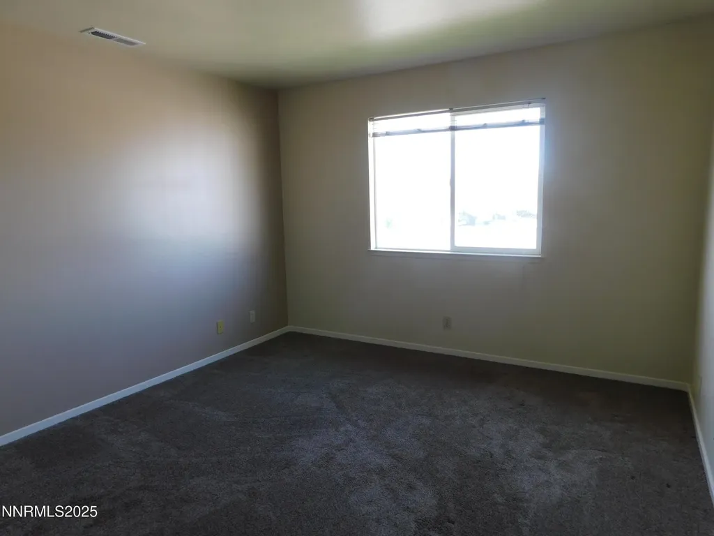 240 Serpa Fallon NV 89406