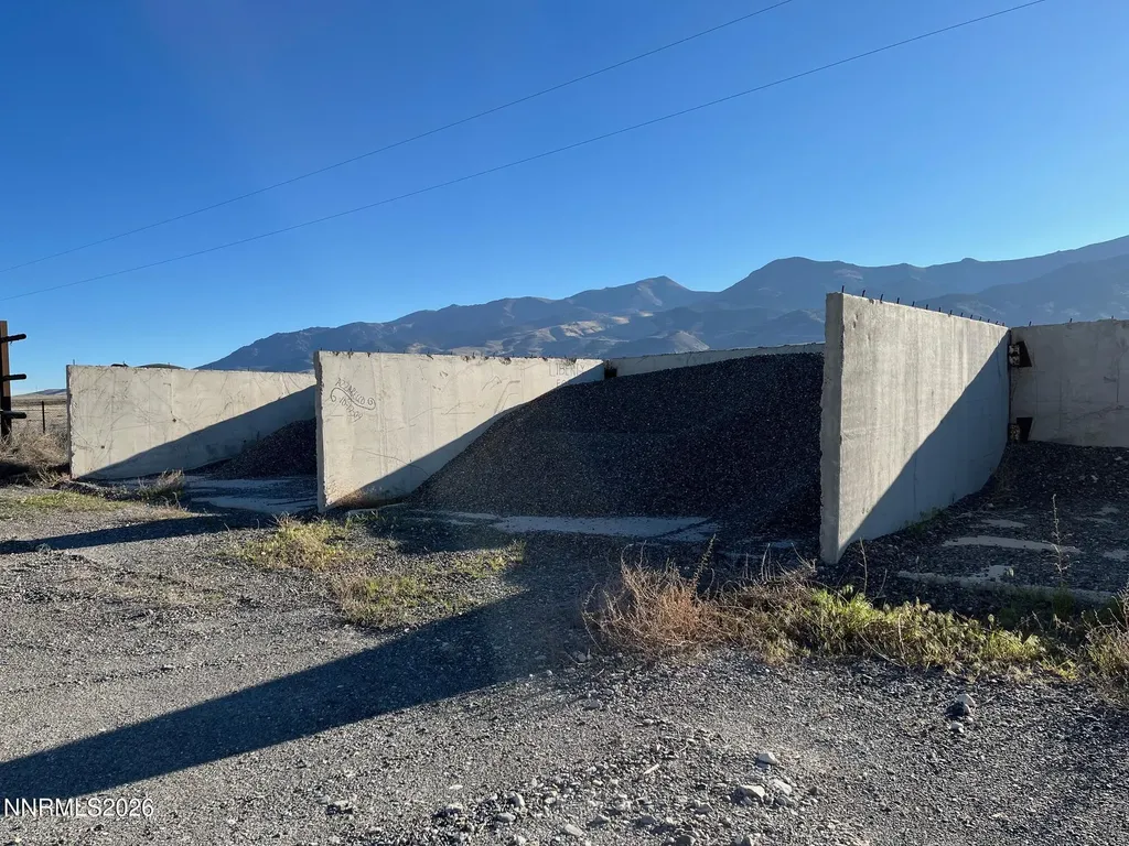 22175 Summit Lake Lovelock NV 89419