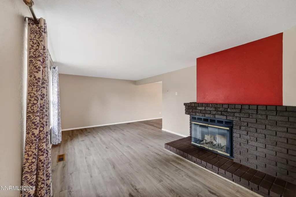 8211 Dixon Reno NV 89511