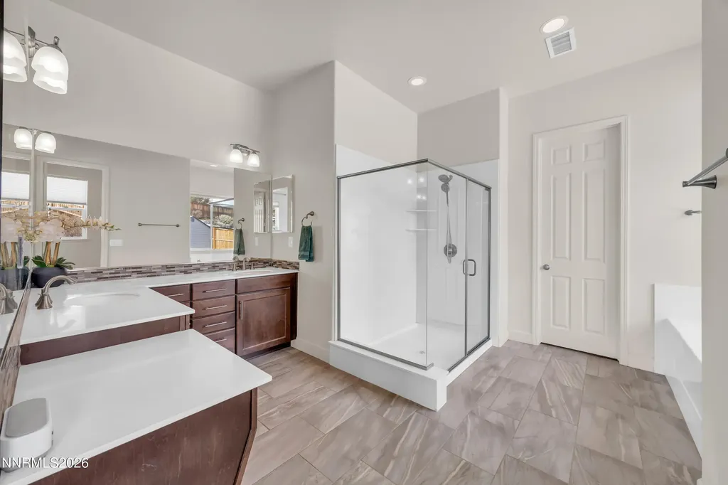 11880 Paradise Hills Sparks NV 89441