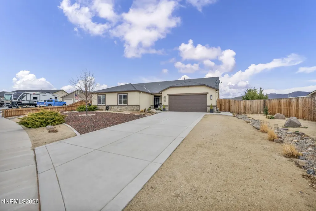 148 Snake Dayton NV 89403