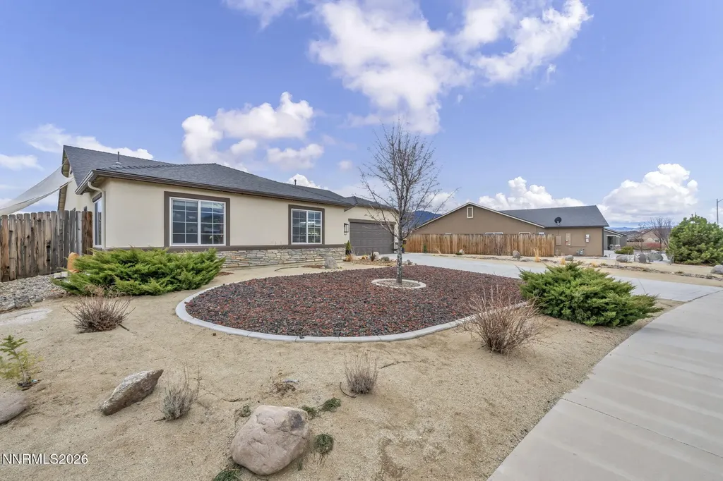 148 Snake Dayton NV 89403