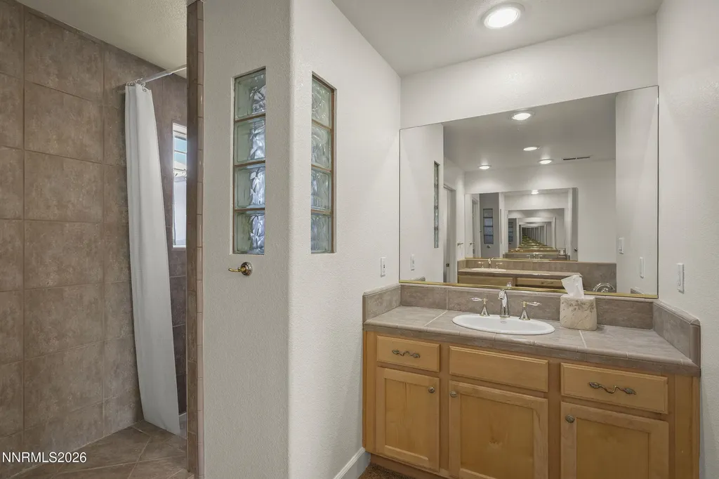 6397 Rey Del Sierra Sparks NV 89436