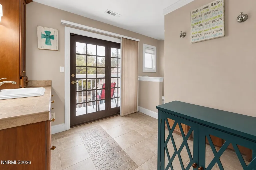 4260 Longknife Reno NV 89519