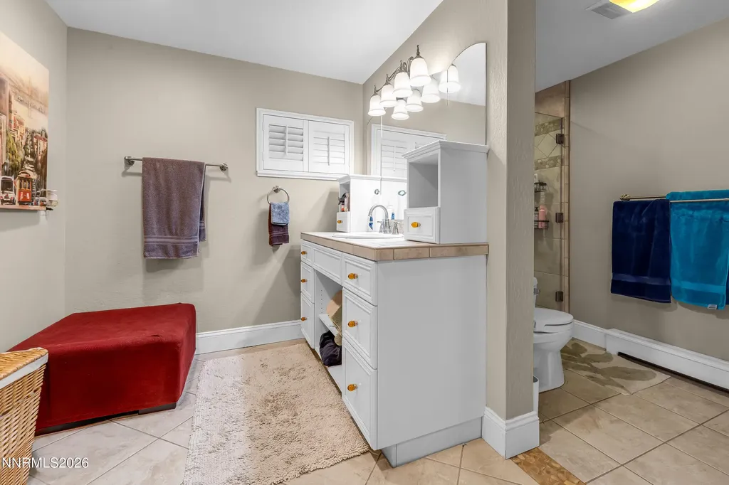 4260 Longknife Reno NV 89519