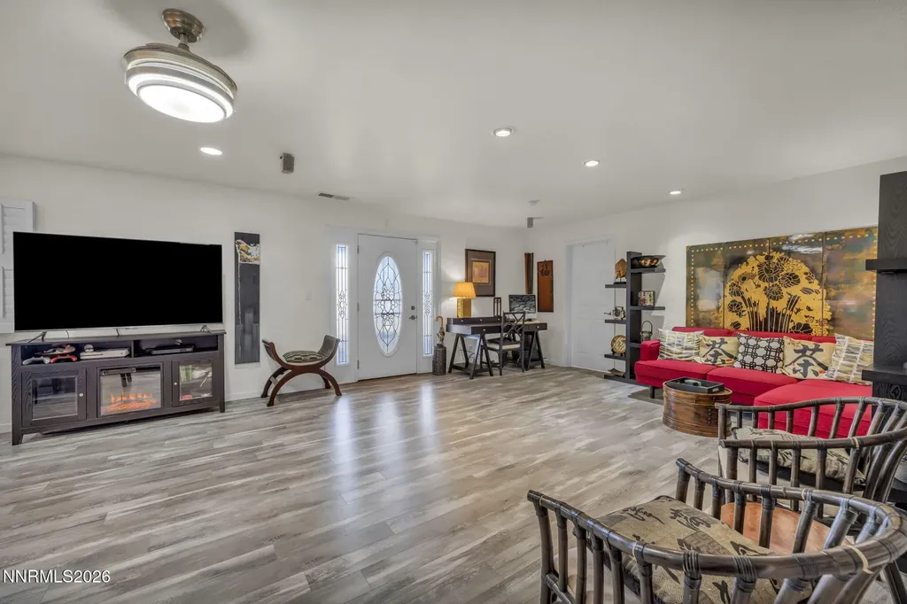 1568 Barker Gardnerville NV 89410