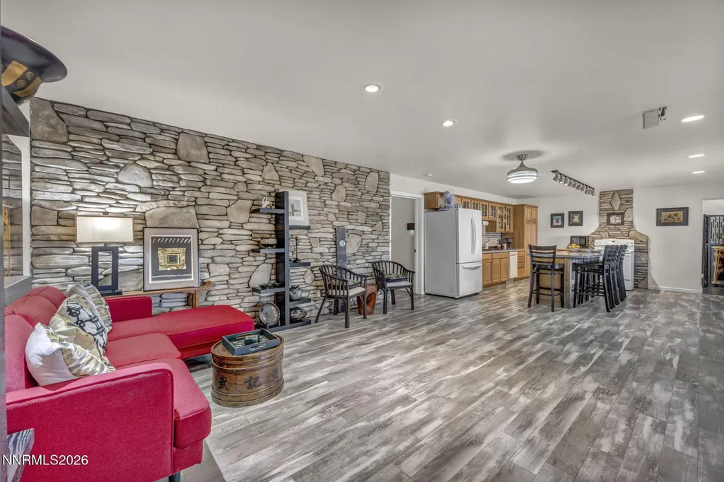 1568 Barker Gardnerville NV 89410