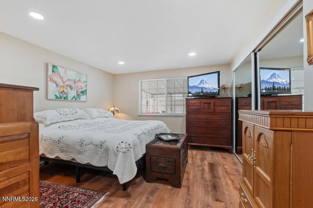 2207 Howard Sparks NV 89434