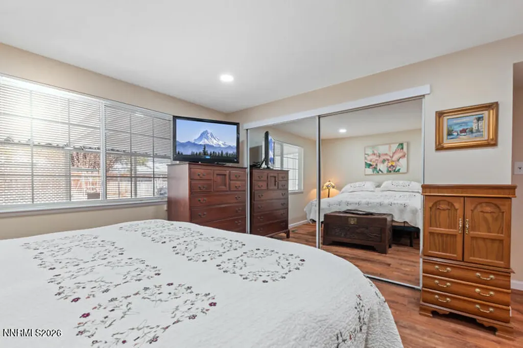 2207 Howard Sparks NV 89434