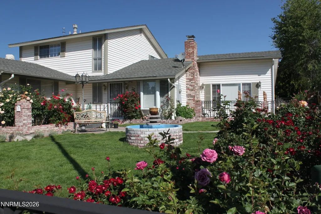 2207 Howard Sparks NV 89434