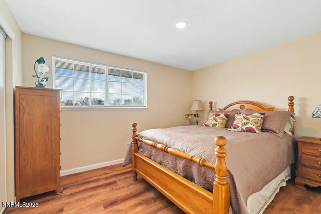 2207 Howard Sparks NV 89434