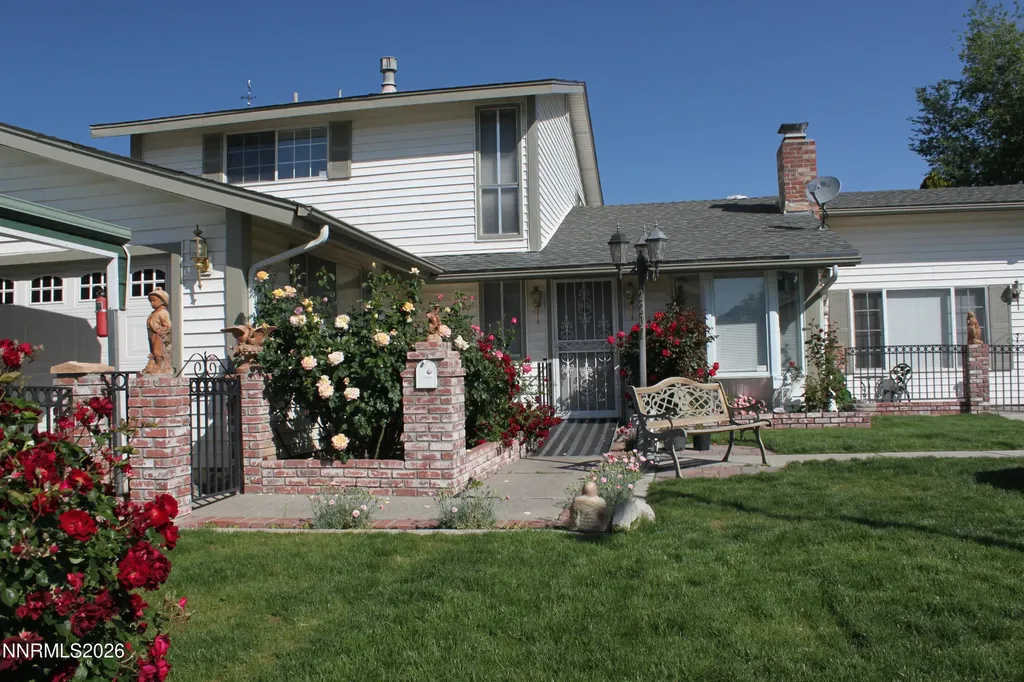 2207 Howard Sparks NV 89434