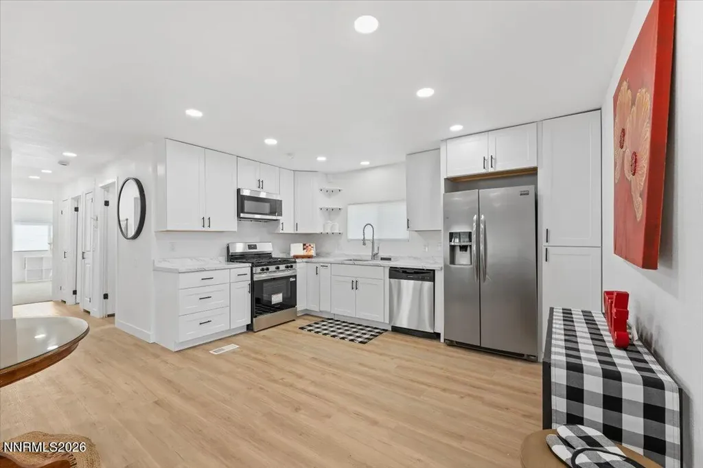 384 Loster Sun Valley NV 89433