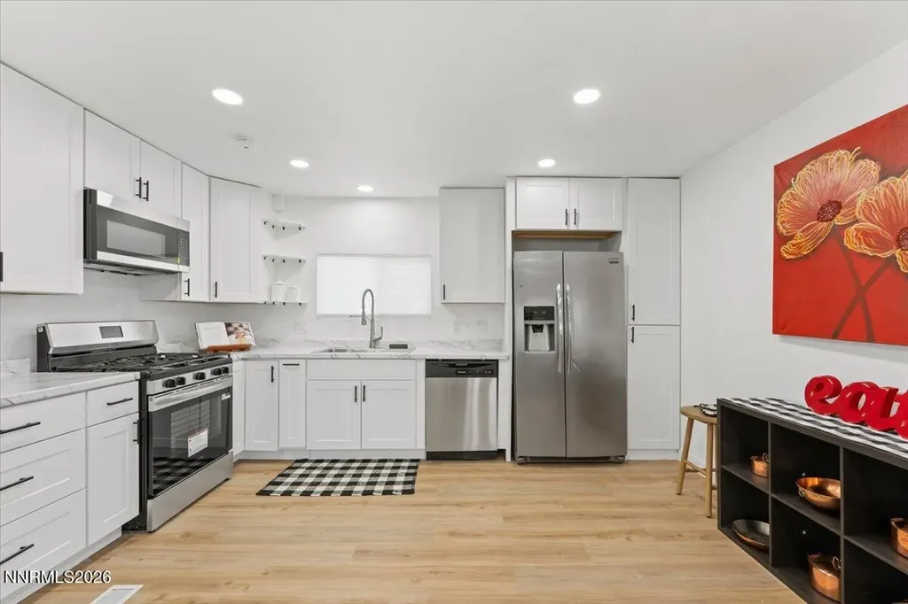 384 Loster Sun Valley NV 89433