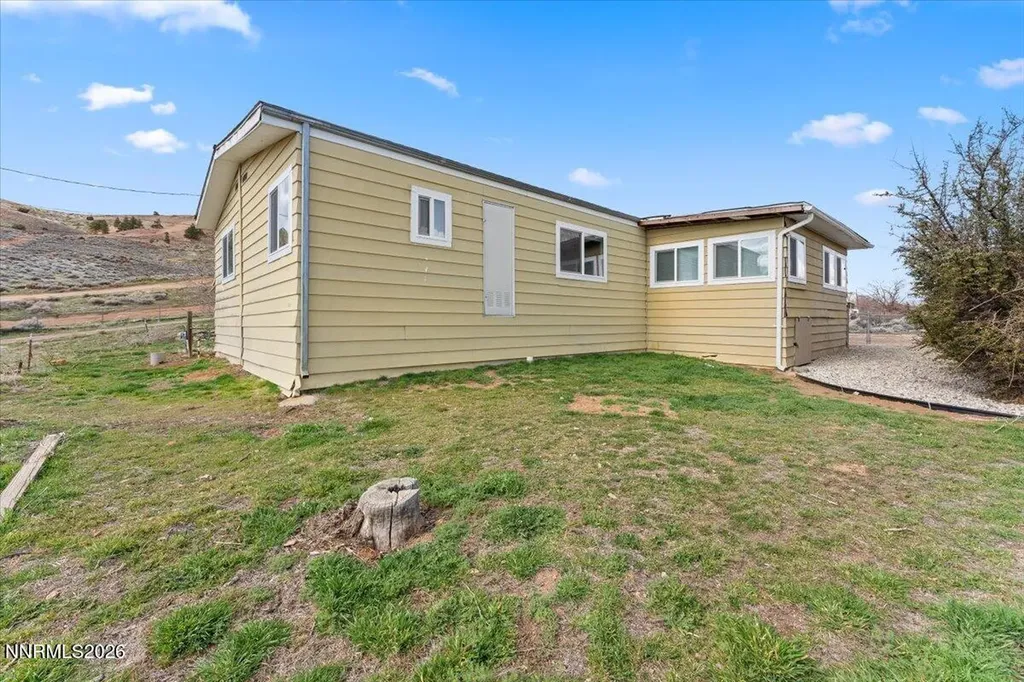 384 Loster Sun Valley NV 89433