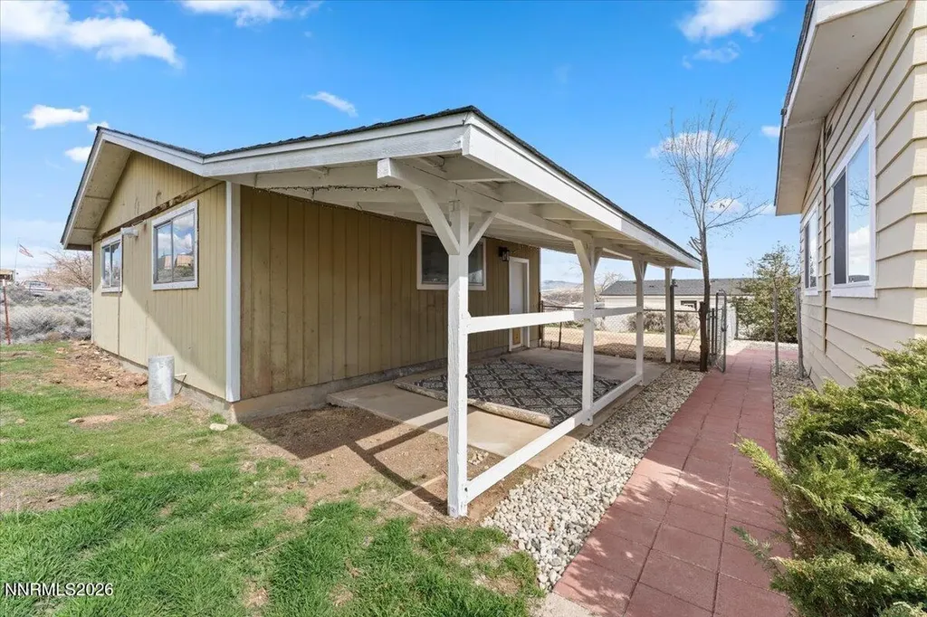 384 Loster Sun Valley NV 89433