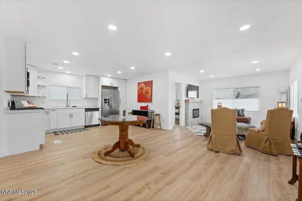 384 Loster Sun Valley NV 89433