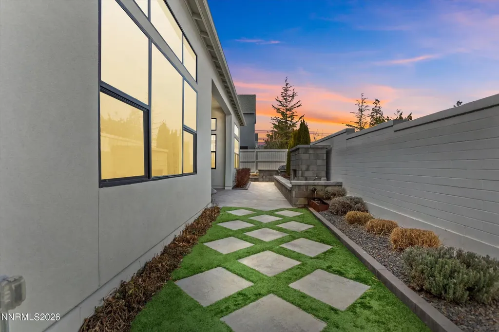 715 Pleasant Oak Reno NV 89511