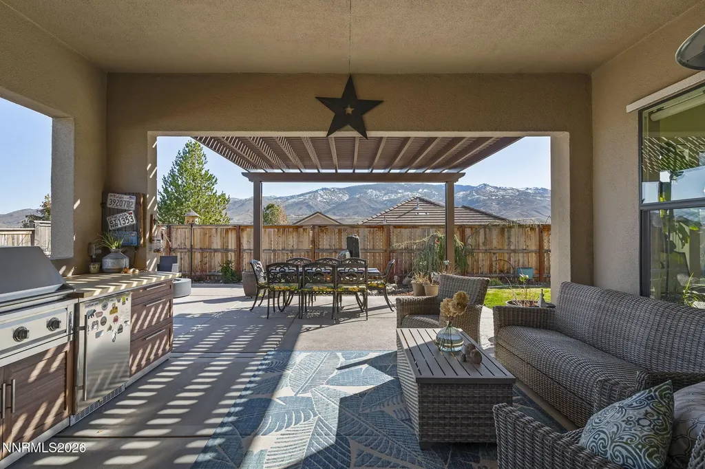 8726 Larkhaven Reno NV 89523