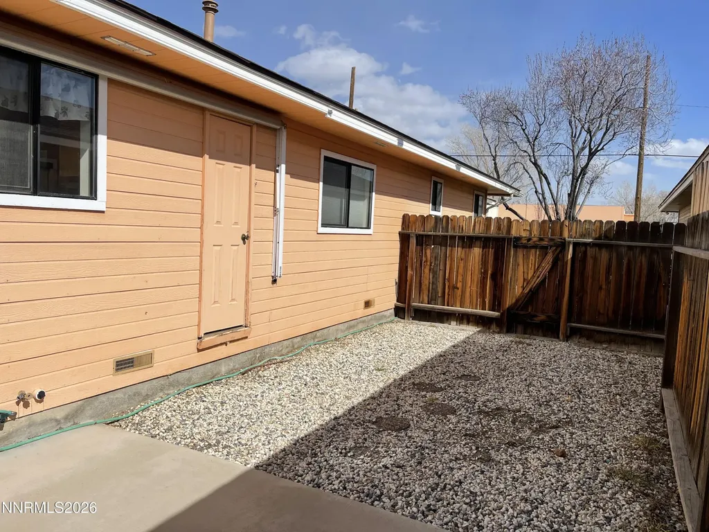 321 West Yerington NV 89447