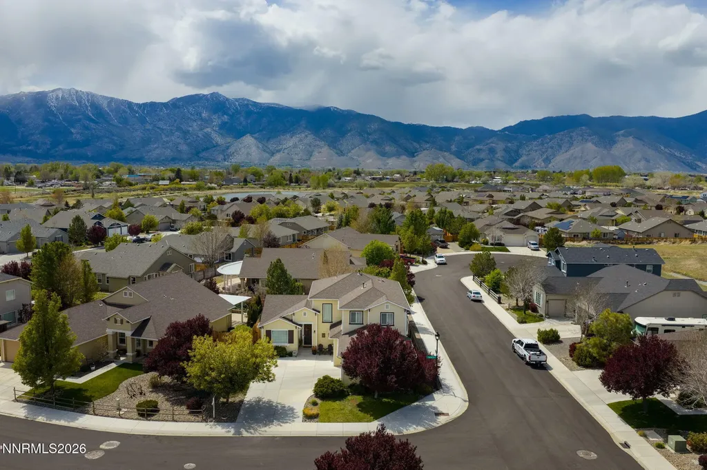 1516 Lasso Gardnerville NV 89410