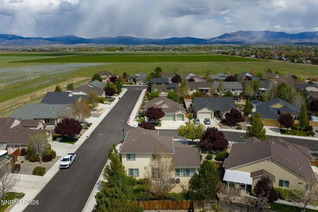 1516 Lasso Gardnerville NV 89410