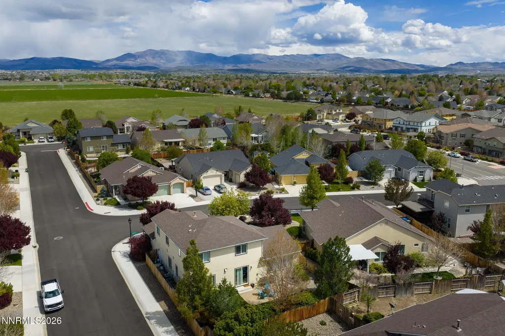 1516 Lasso Gardnerville NV 89410