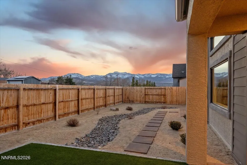2982 Saddle Peak Reno NV 89521