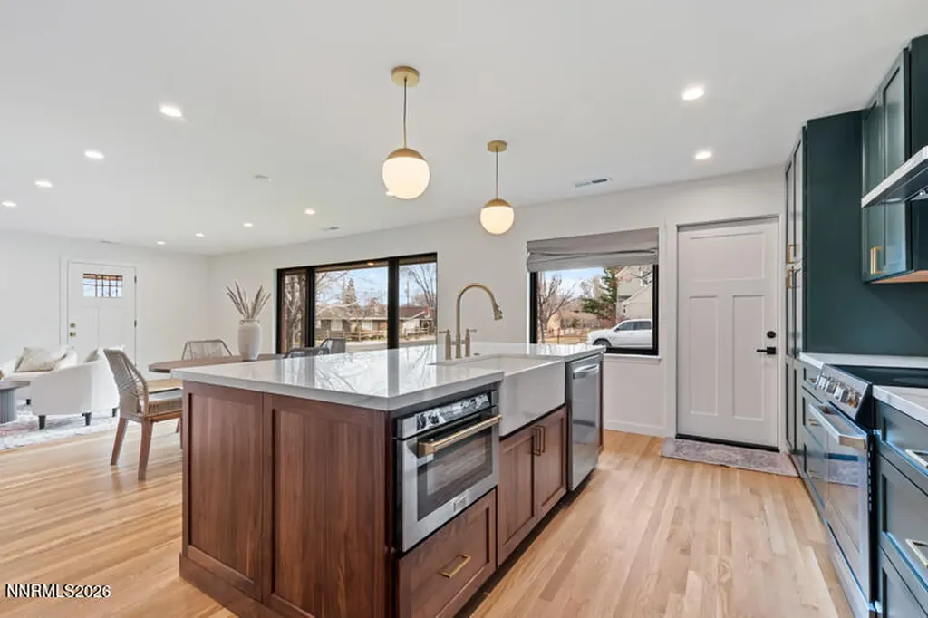 1295 Mark Twain Reno NV 89509