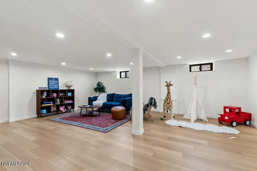 1295 Mark Twain Reno NV 89509