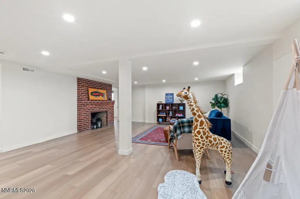 1295 Mark Twain Reno NV 89509