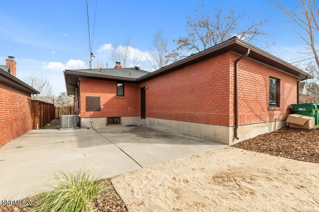 1295 Mark Twain Reno NV 89509