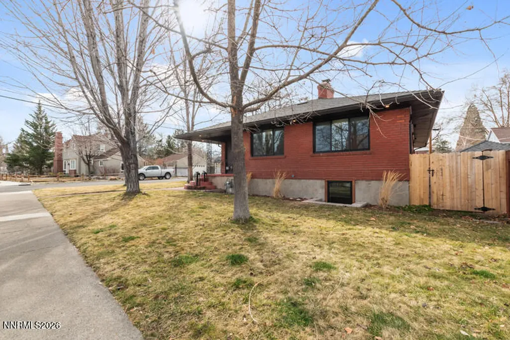 1295 Mark Twain Reno NV 89509