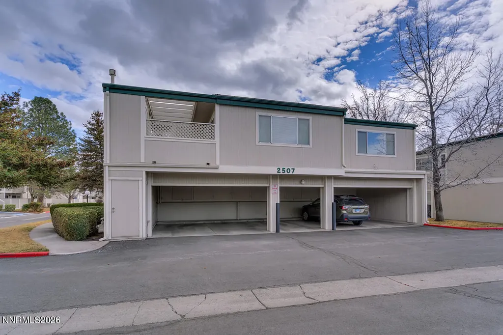 2507 Sycamore Glen Sparks NV 89434