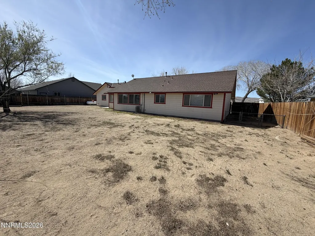 14 Pebble Beach Yerington NV 89447