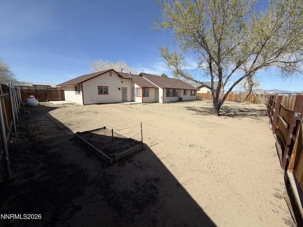 14 Pebble Beach Yerington NV 89447
