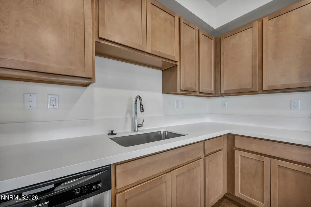 260 Green Dayton NV 89403