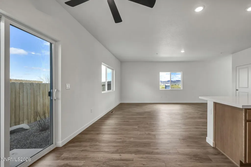 260 Green Dayton NV 89403