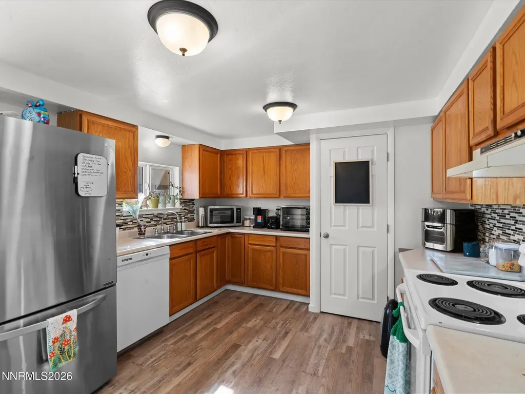 3320 Della Fallon NV 89406