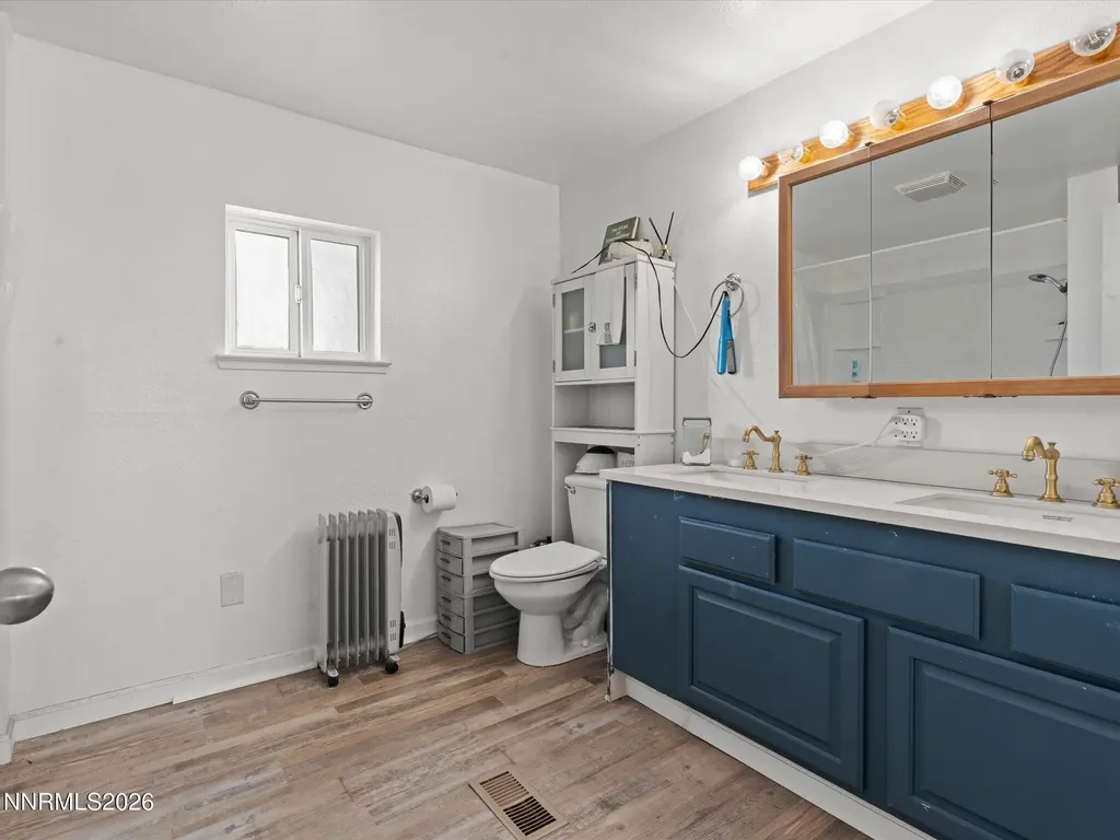 3320 Della Fallon NV 89406
