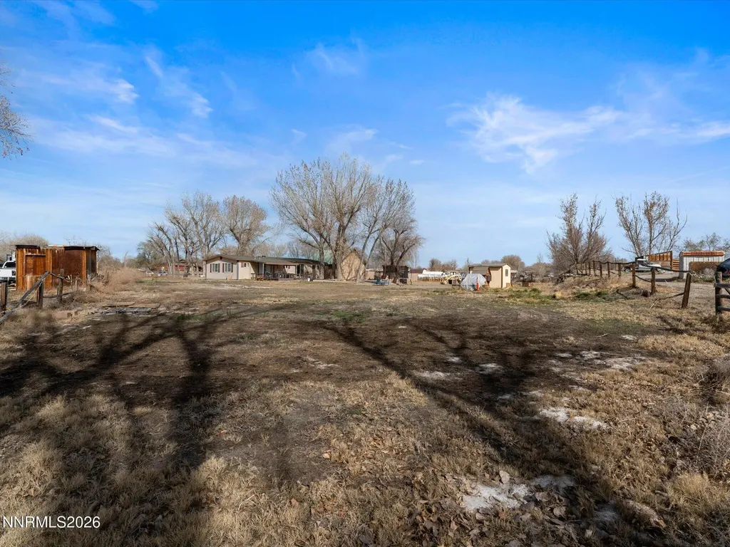 3320 Della Fallon NV 89406